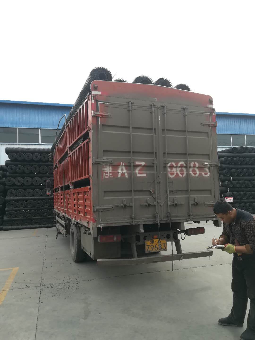 天津土工格柵發貨